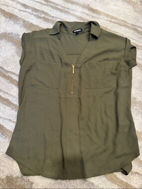Express Olive Green Short Sleeve V-Neck Blouse with Gold Zip